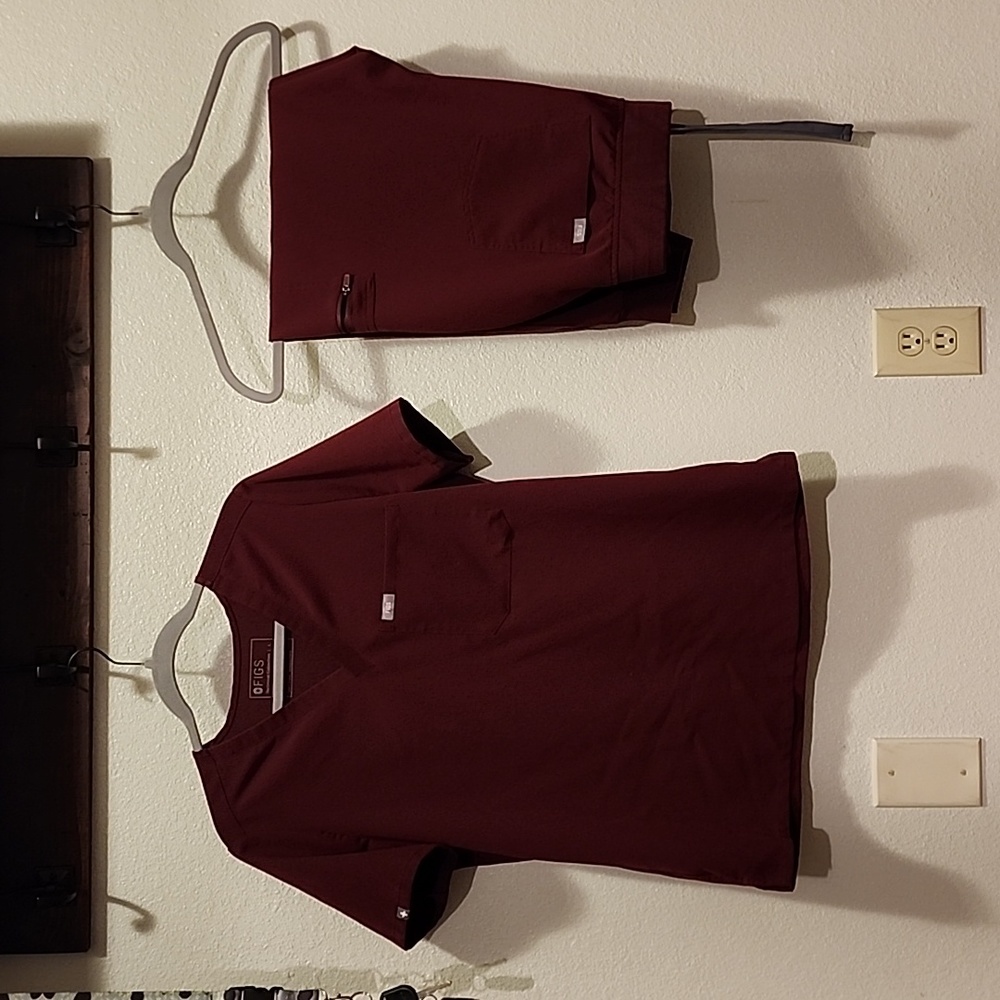 Figs, scrub set, large top, large petite bottoms, burgundy